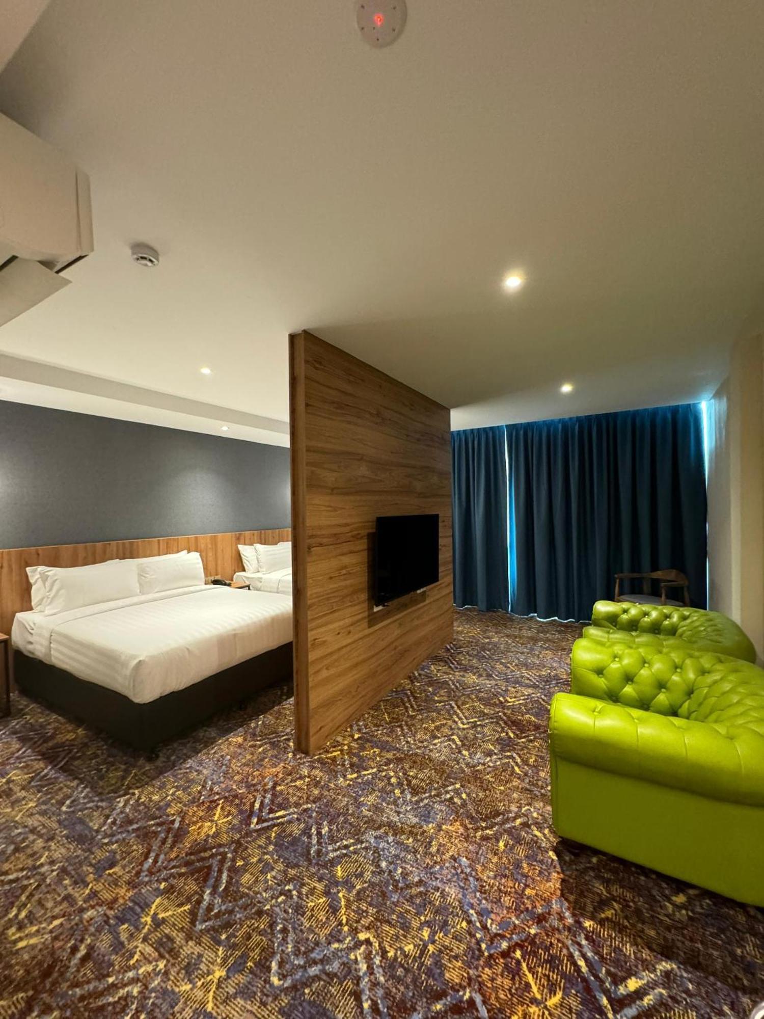 Le'Genda Hotel Kajang Extérieur photo
